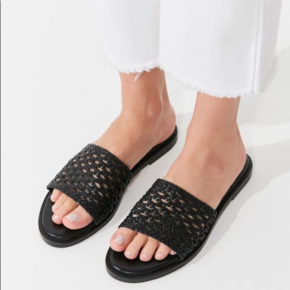 Urban Outfitters Black Basket Weave Slides Flats 7